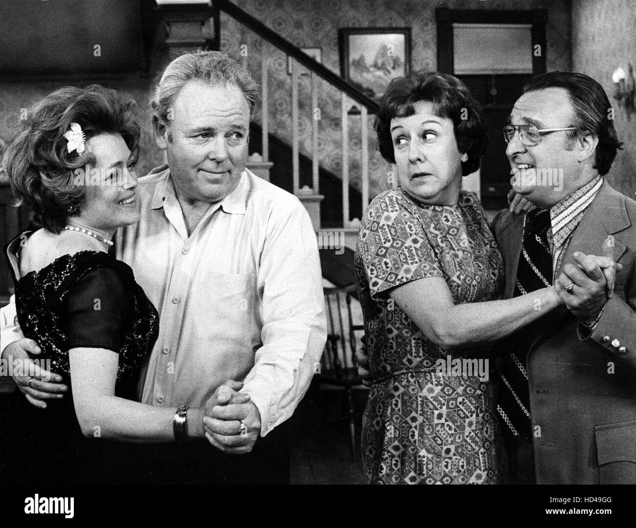 ALL IN THE FAMILY, The Bunkers & The Swingers (Season 3), Rue McClanahan,  Carroll O'Connor, Jean Stapleton, Vincent Gardenia Stock Photo - Alamy