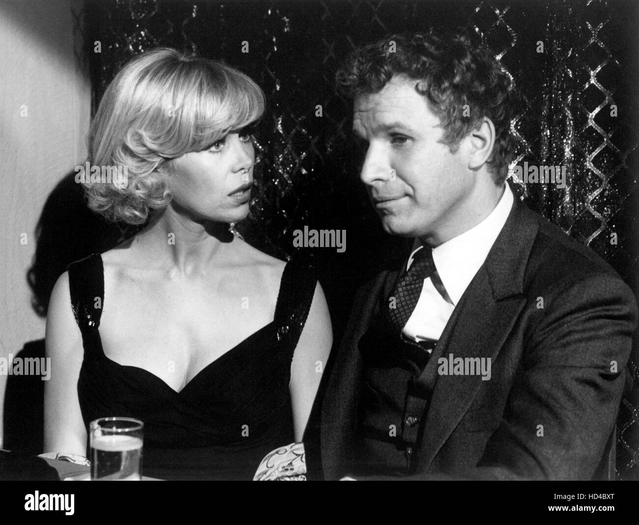 CITY OF ANGELS, from left Elaine Joyce, Wayne Rogers in 'The Losers