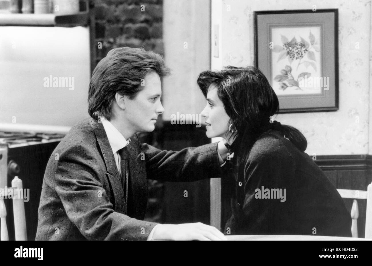 FAMILY TIES, (from left): Micheal J. Fox, Courteney Cox, (Season 7 ...