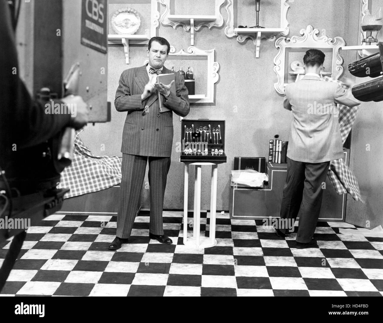 IT'S A GIFT, host John Reed King, 1946 Stock Photo Alamy