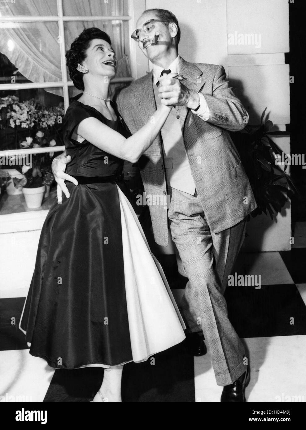 THE ARTHUR MURRAY PARTY, Kathryn Murray, Groucho Marx (ca. 1959), 195060 Stock Photo Alamy