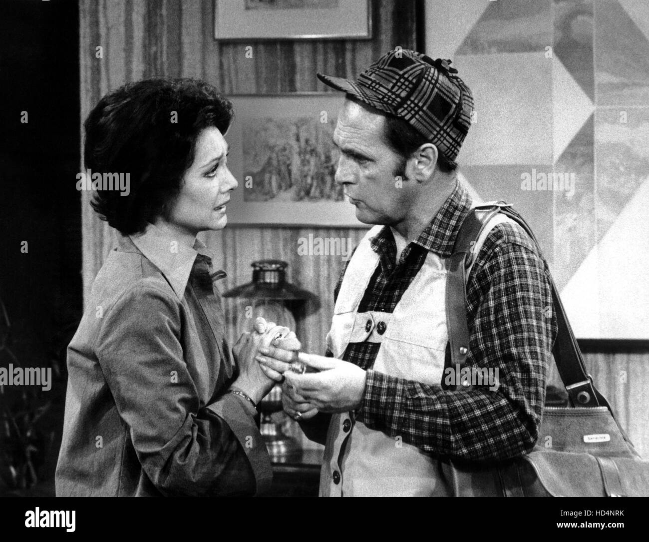 THE BOB NEWHART SHOW, from left Suzanne Pleshette, Bob Newhart, 1972