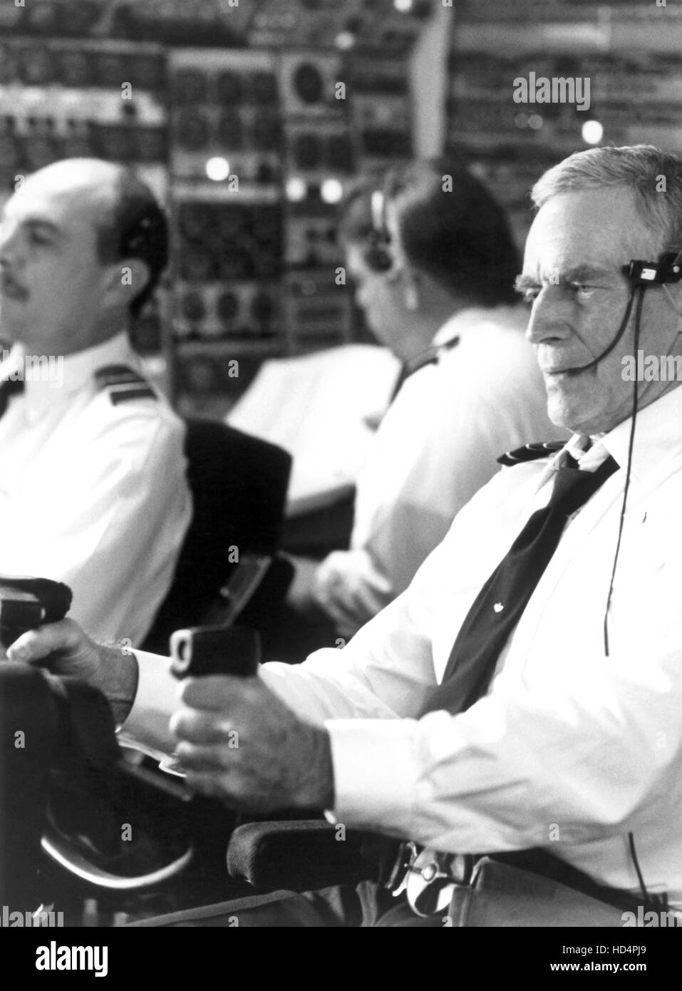 CRASH LANDING THE RESCUE OF FLIGHT 232, Charlton Heston, 1992, © World