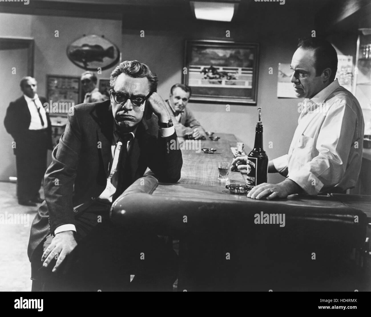 THE DOOMSDAY FLIGHT, front from left Edmond O'Brien, Malachi Throne