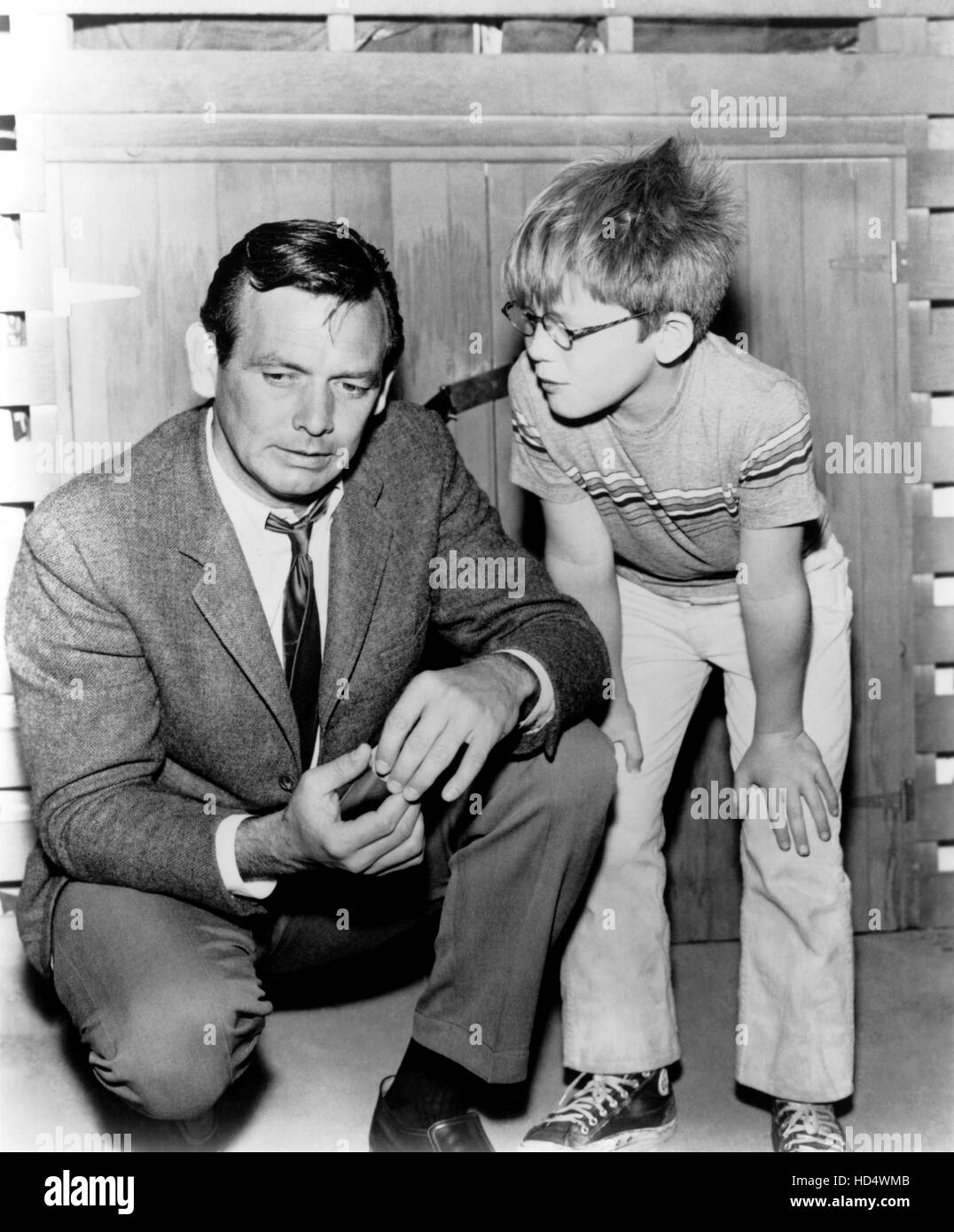 THE FUGITIVE, (from left) David Janssen, Ron Howard, 'Cry Uncle