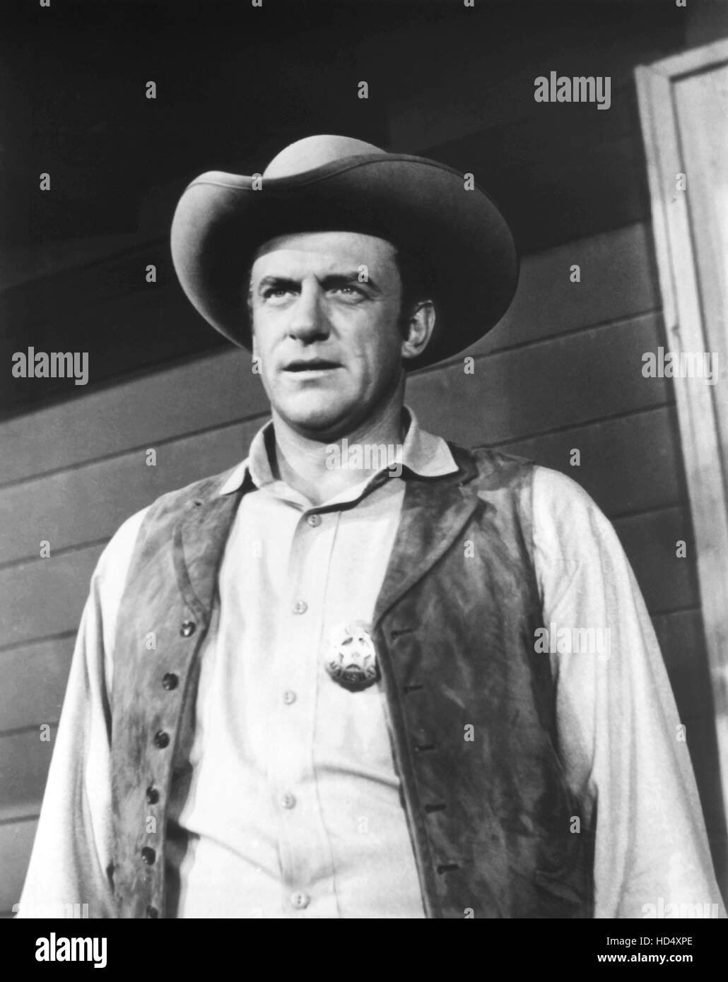 GUNSMOKE, James Arness, 19551975 Stock Photo Alamy