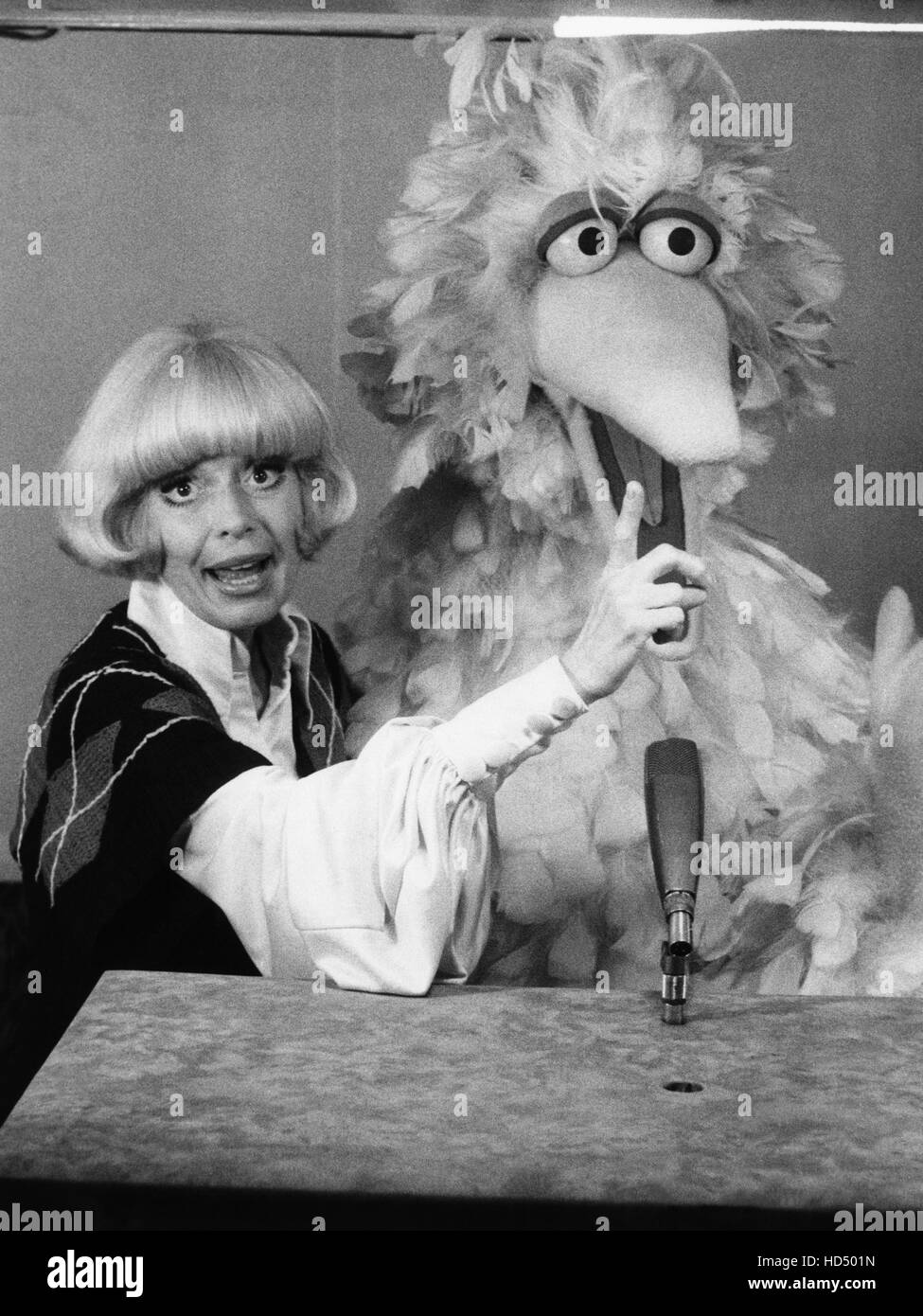 THE HOLLYWOOD SQUARES, Carol Channing, Big Bird (Caroll Spinney), aired