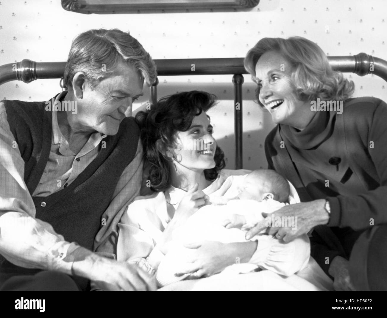 I'LL BE HOME FOR CHRISTMAS, Hal Holbrook, Courteney Cox, Eva Marie Saint, 1988, © NBC / Courtesy