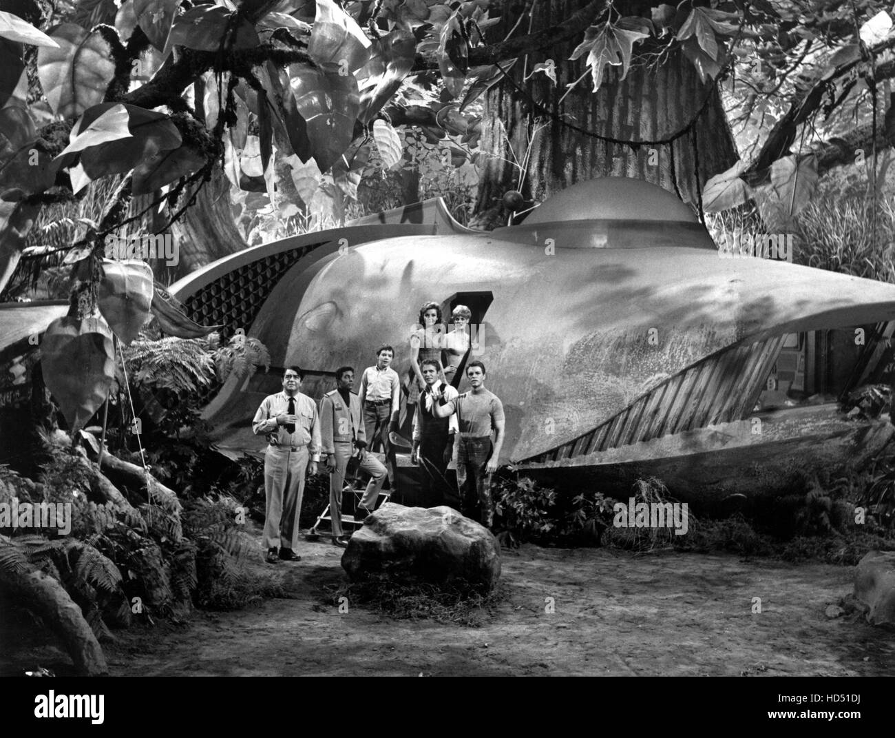 LAND OF THE GIANTS, Kurt Kasznar, Don Marshall, Stefan Arngrim, Deanna