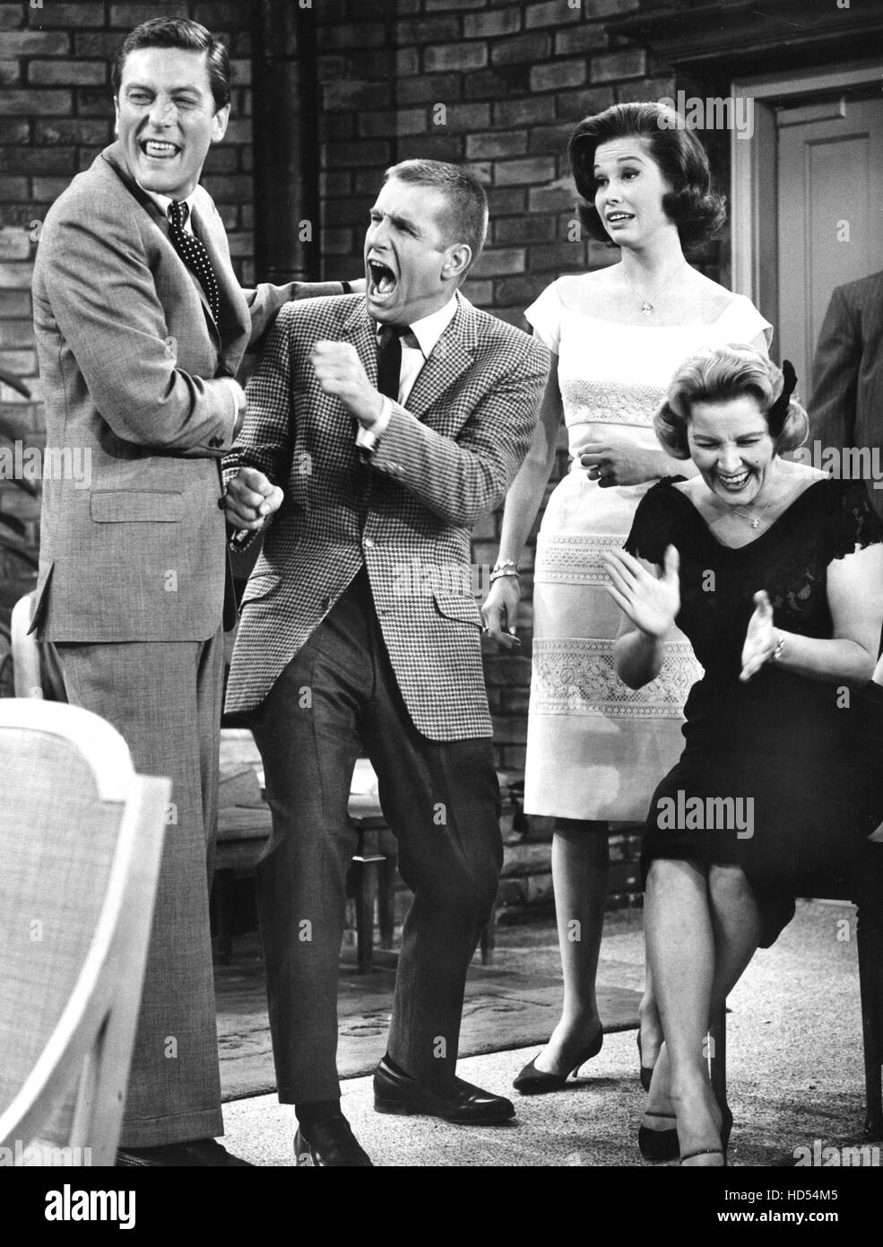 THE DICK VAN DYKE SHOW, Dick Van Dyke, Jerry Van Dyke, Mary Tyler Moore