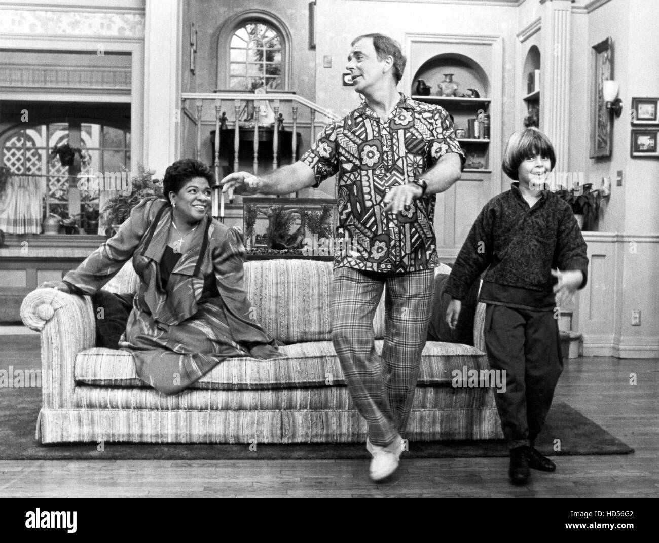 GIMME A BREAK!, (from left) Nell Carter, Ken Berry, Joey Lawrence