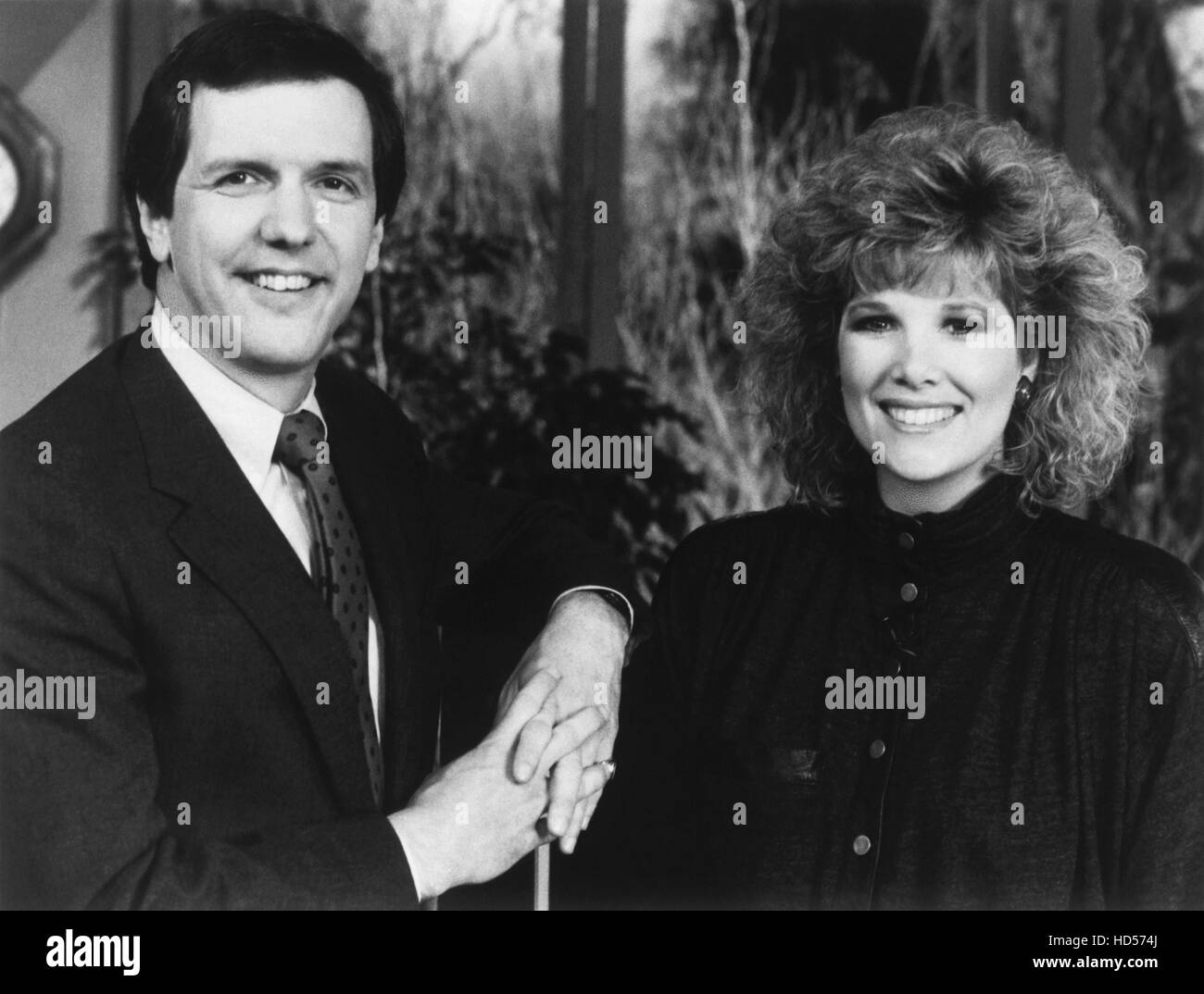 GOOD MORNING, AMERICA, from left Charles Gibson, Joan Lunden (ca. 1987