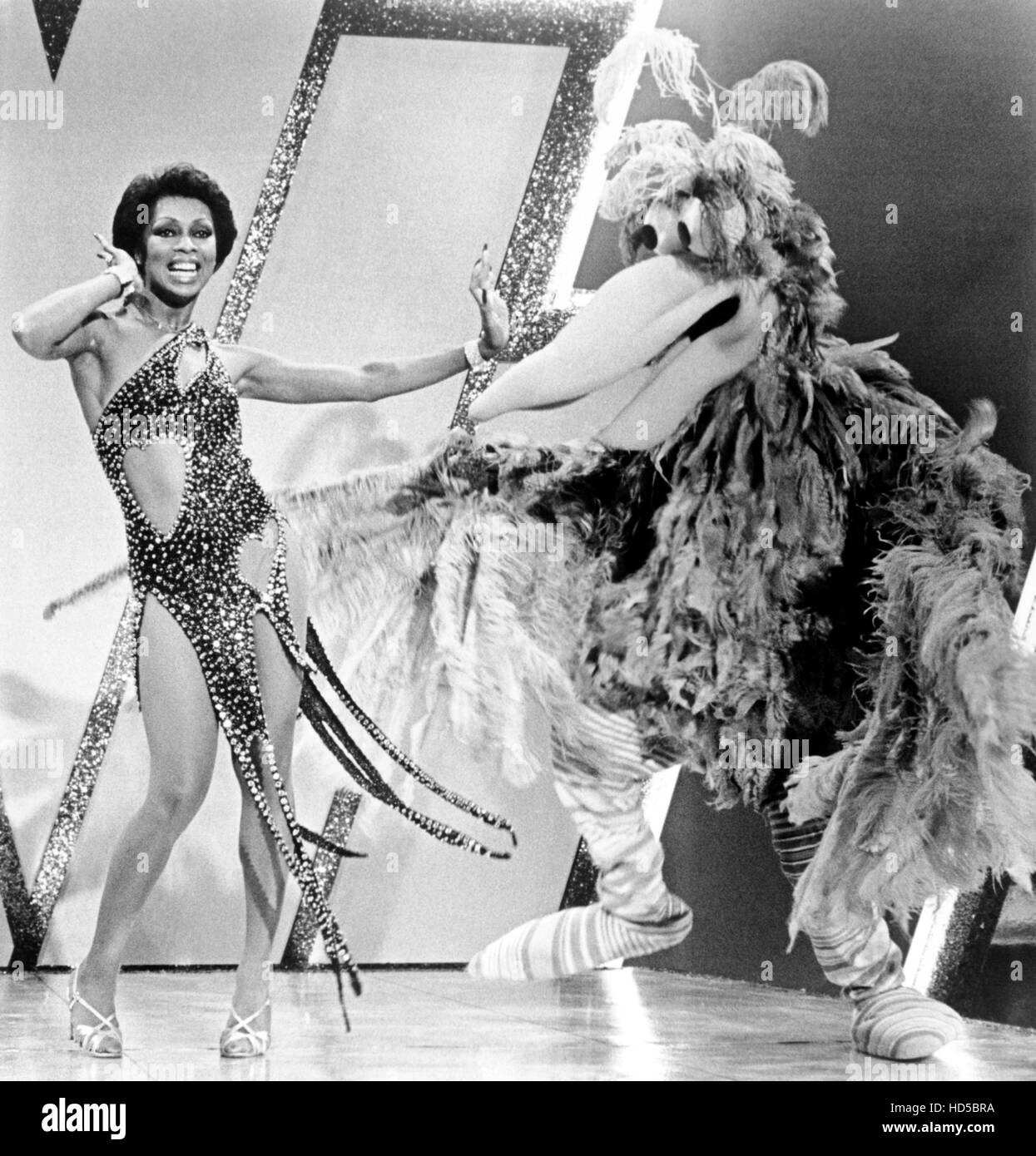 THE MUPPET SHOW, from left Lola Falana, Fletcher Bird, (Season 4, Episode 11, aired July 10