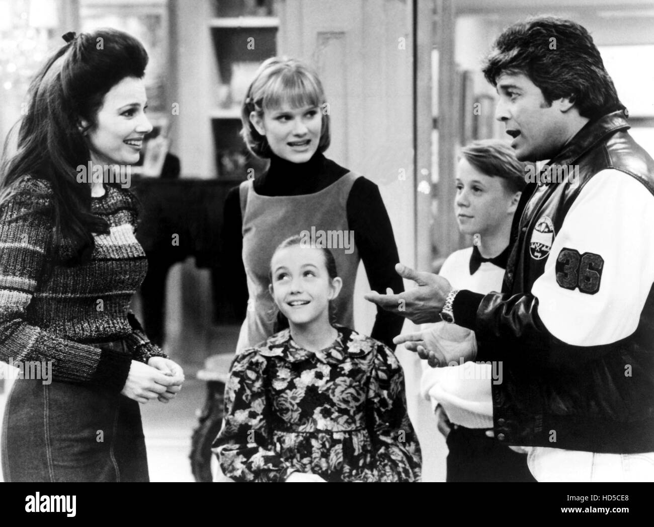 The Nanny Fran Drescher Nicholle Tom Madeline Zima Benjamin Salisbury Erik Estrada Kindervelt Days Season 2 Aired Stock Photo Alamy