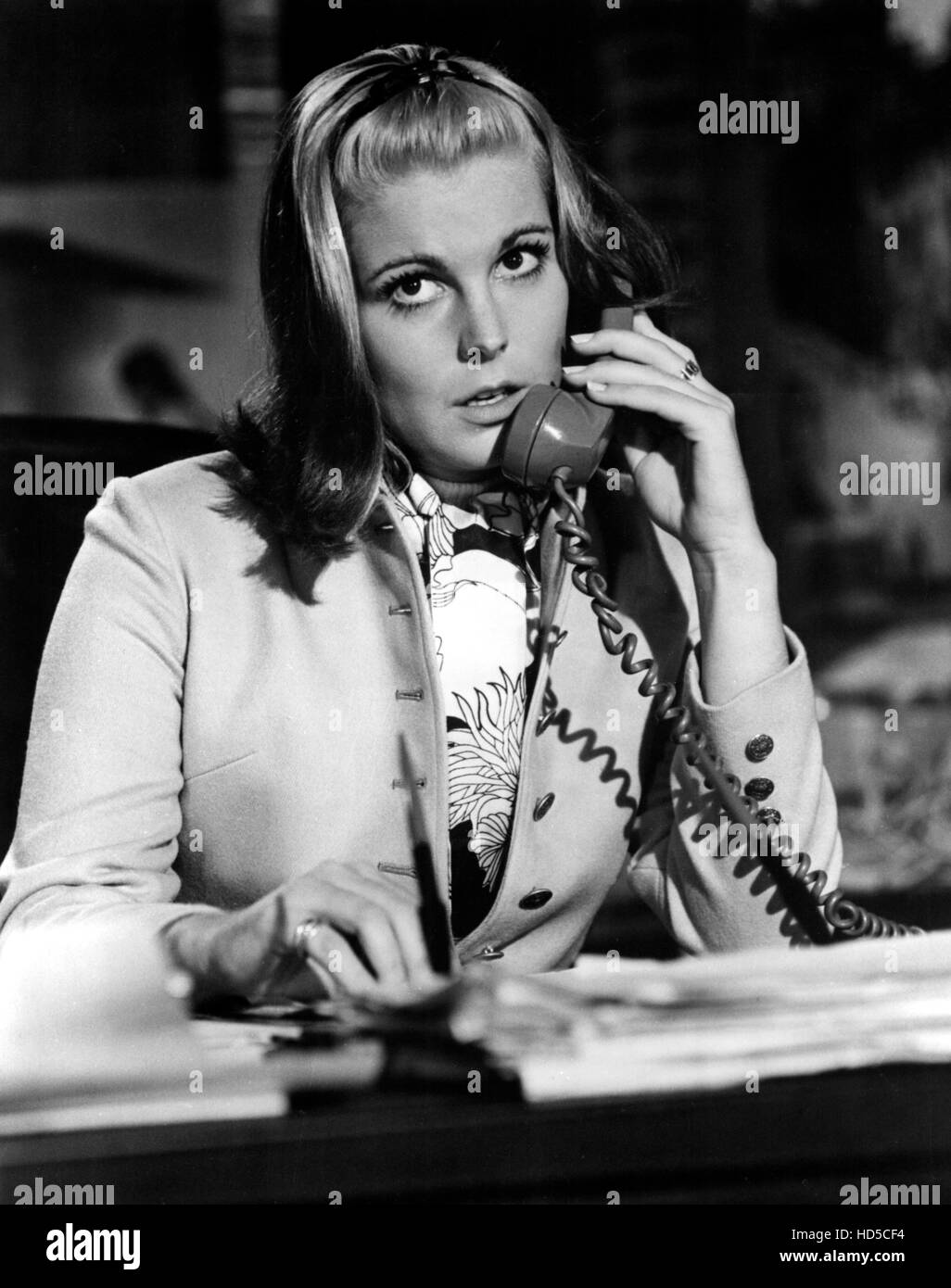 NAME OF THE GAME, Susan Saint James, 1970. 1968 1971 Stock Photo Alamy