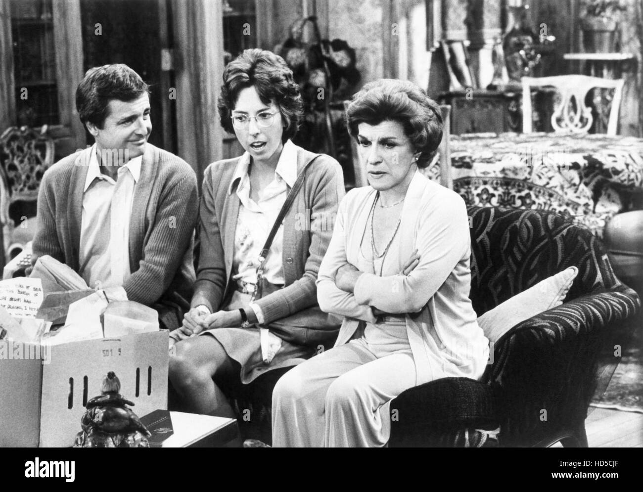 THE NANCY WALKER SHOW, (from left) William Daniels, Beverly Archer, Nancy Walker,