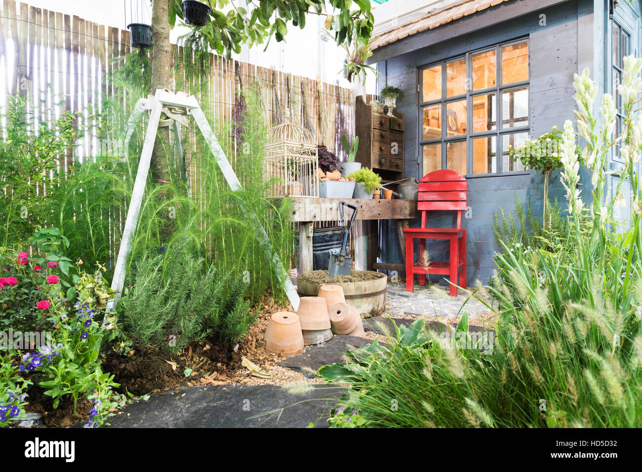 Garden red wooden house hi-res stock photography and images - Alamy