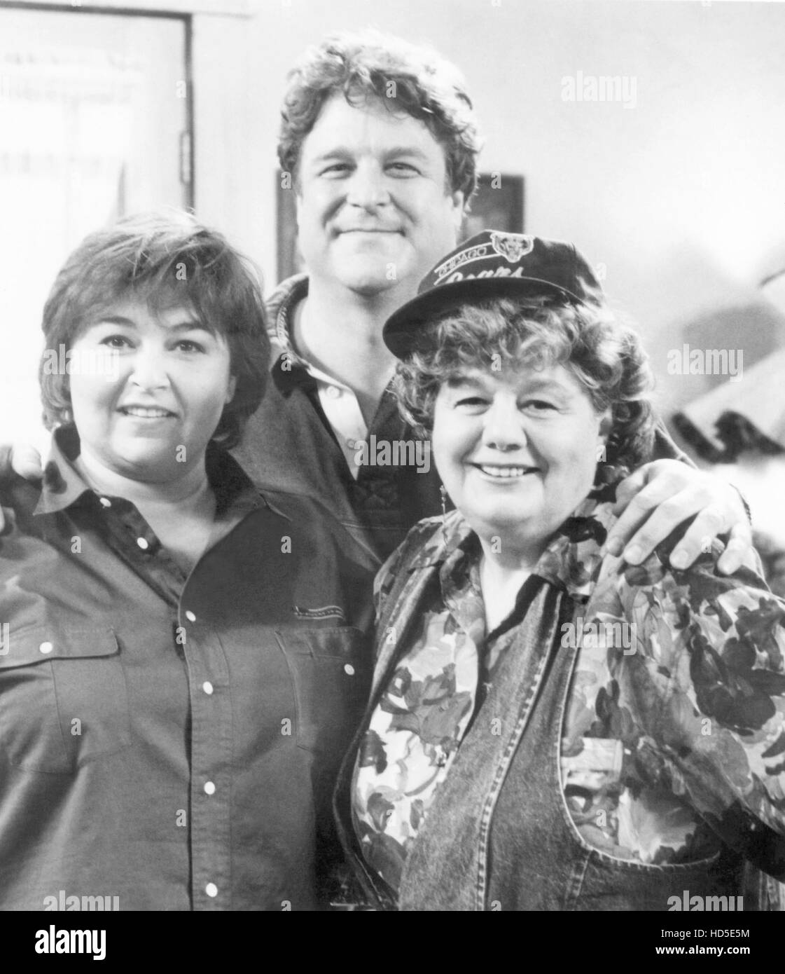 ROSEANNE, Roseanne, John Goodman, Shelley Winters in episode 'Scenes