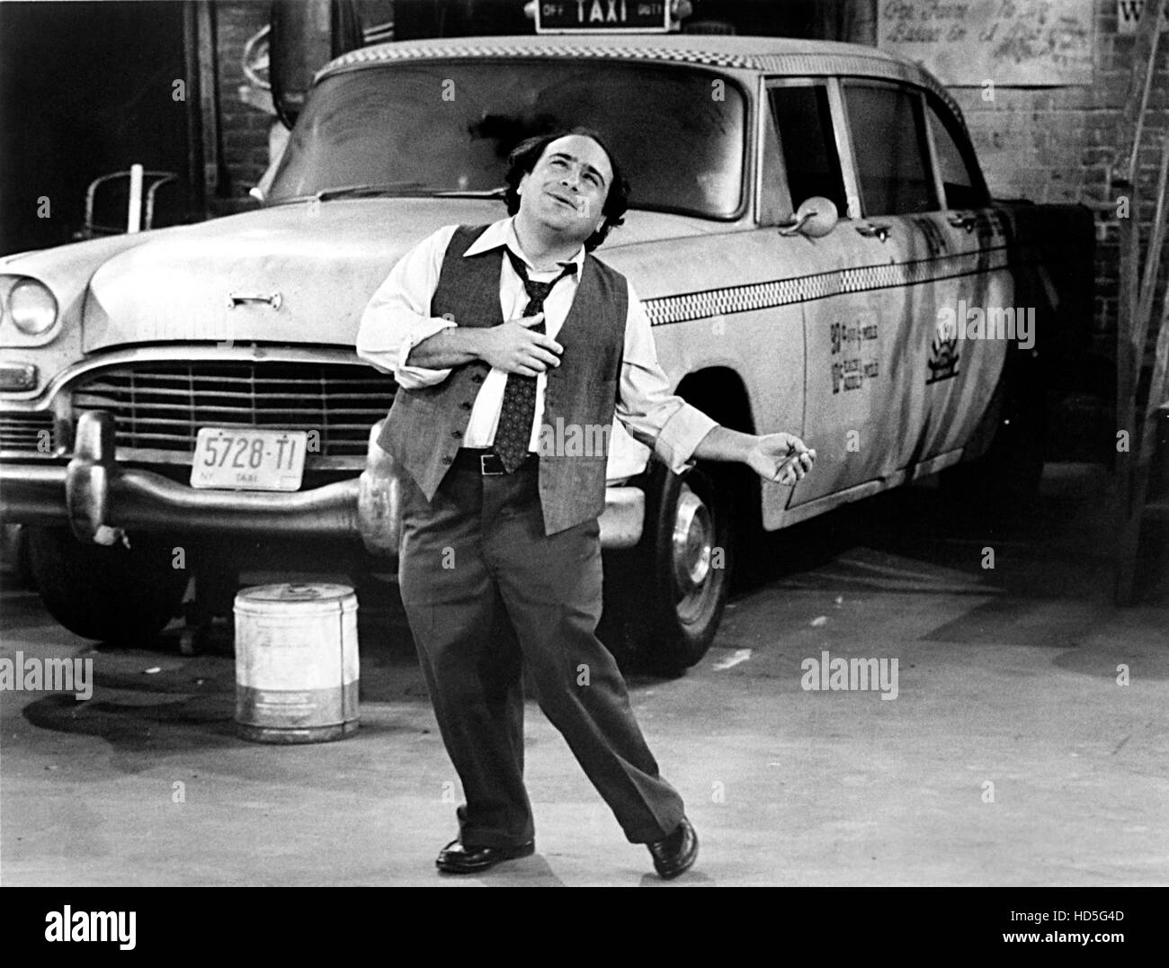 Danny Devito Taxi Images _ Danny Devito Wife – ZCGK