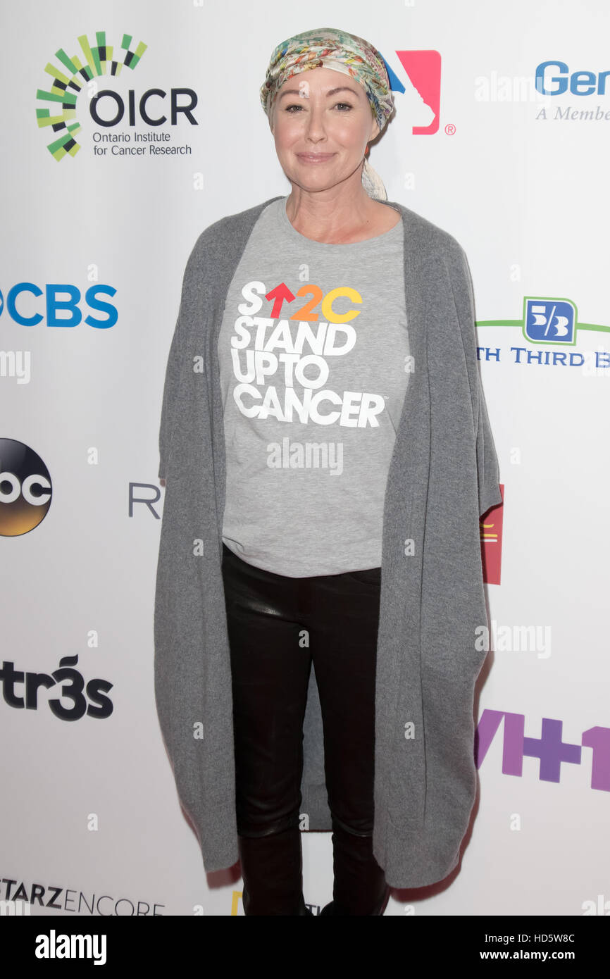 The 5th Biennial Stand Up To Cancer at Walt Disney Concert Hall - Arrivals  Featuring: Shannen Doherty Where: Los Angeles, California, United States When: 09 Sep 2016 Stock Photo