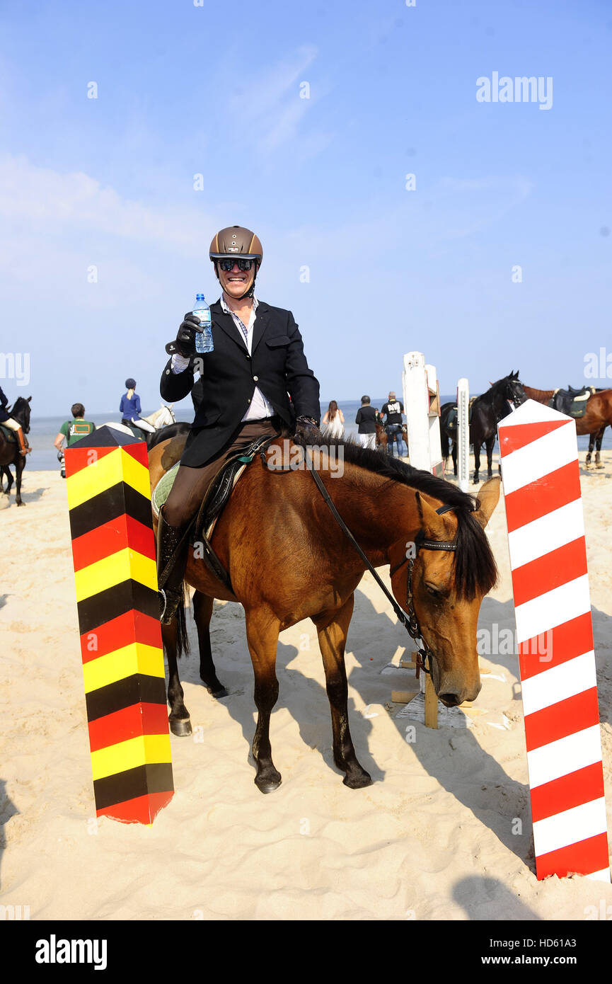 Celebrities at Usedom Cross Country 2016.  Featuring: Wolfgang Lippert, Deutsch-Polnische Grenze Where: Usedom, Germany When: 11 Sep 2016 Stock Photo
