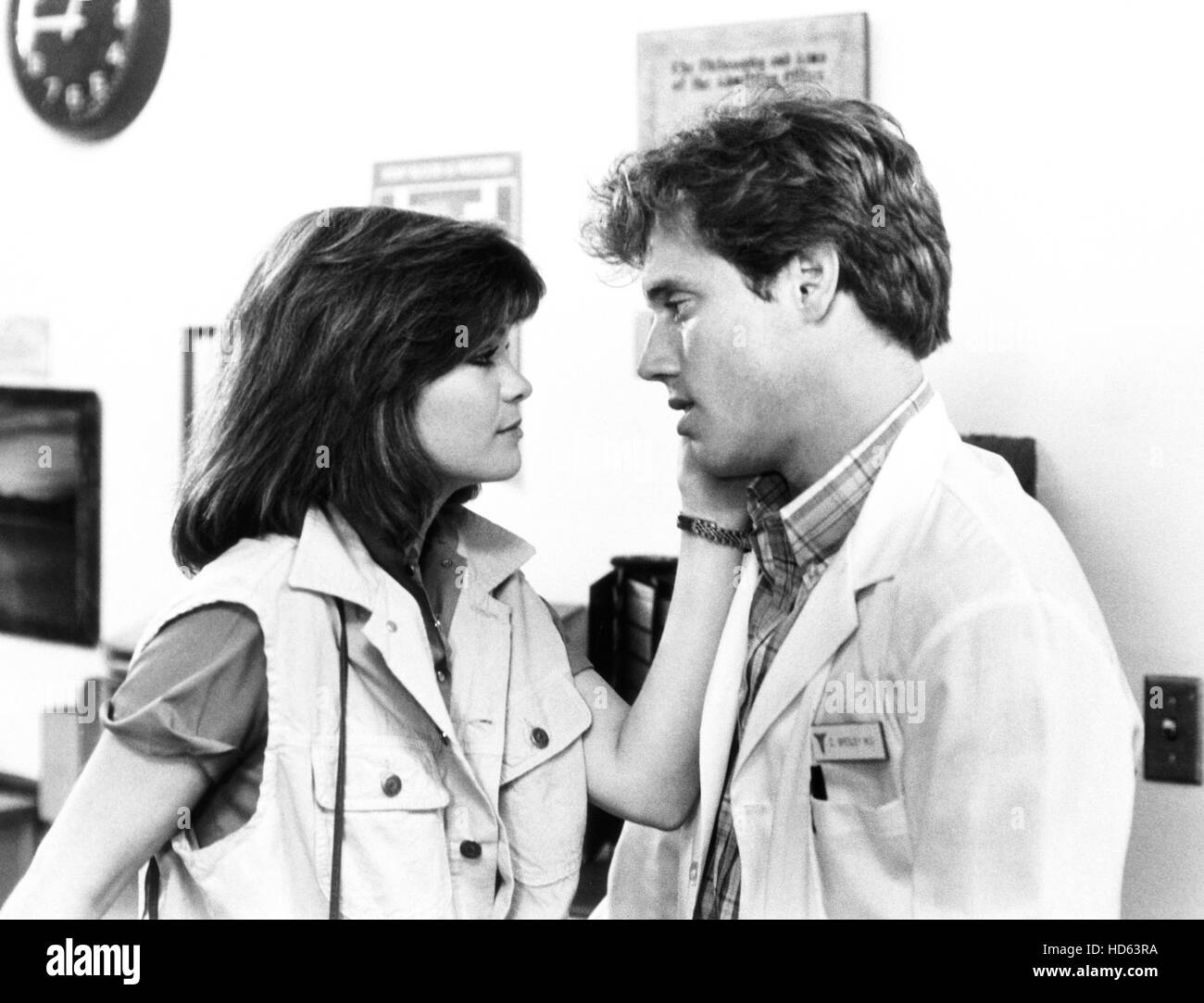 THE SEDUCTION OF GINA, from left: Valerine Bertinelli, Frederic Lehne