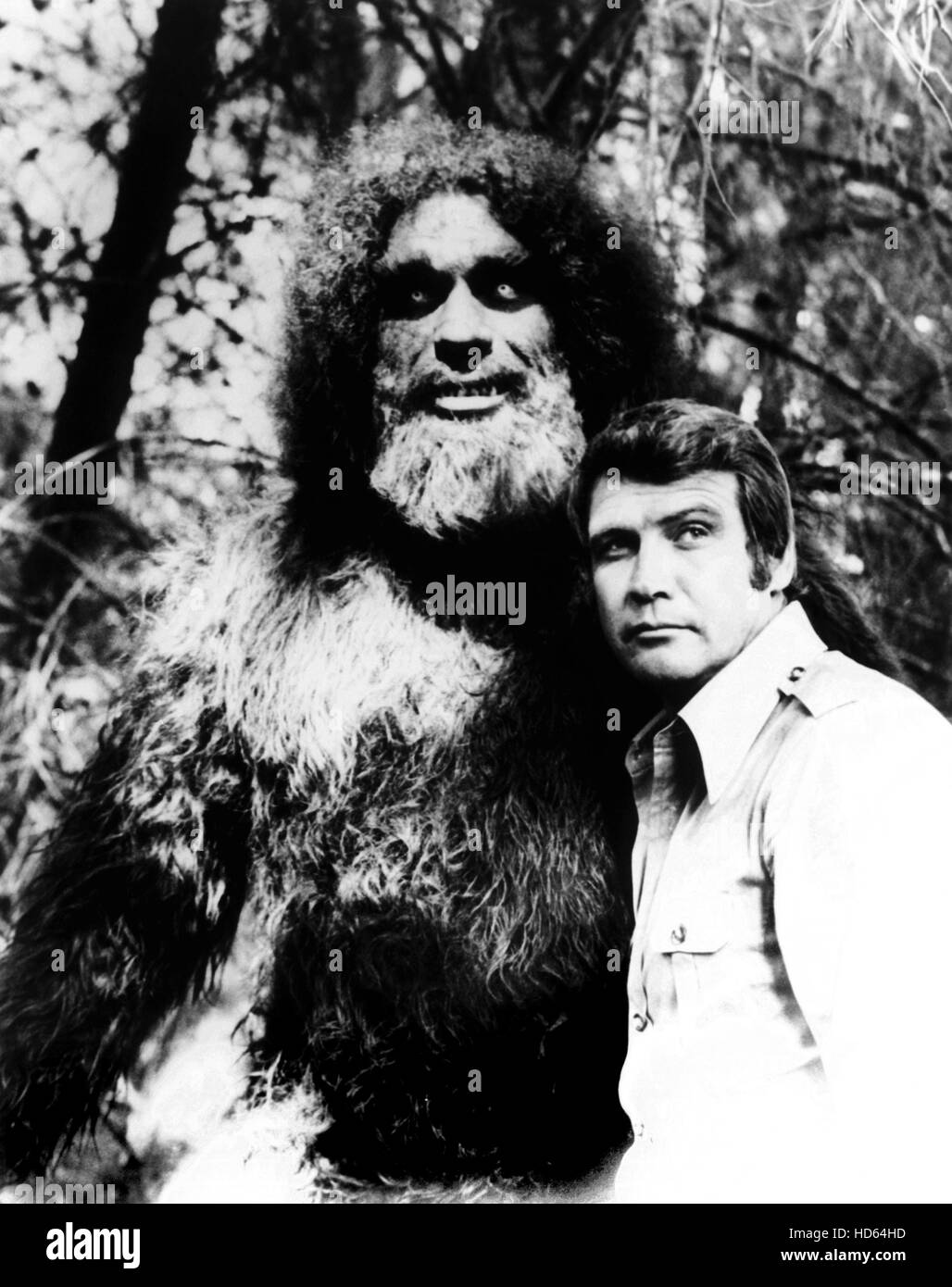 THE SIX MILLION DOLLAR MAN, from left: Andre the Giant, Lee Majors in 'The Secret of Bigfoot: Parts 1 and 2' (Season 3, Stock Photo