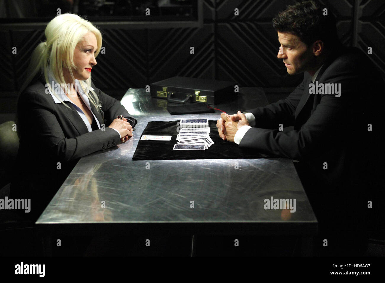 BONES, Cyndi Lauper, David Boreanaz, 
