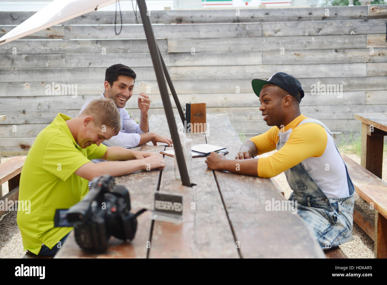 CATFISH THE TV SHOW, (from left) participant Devan, Yaniv 'Nev