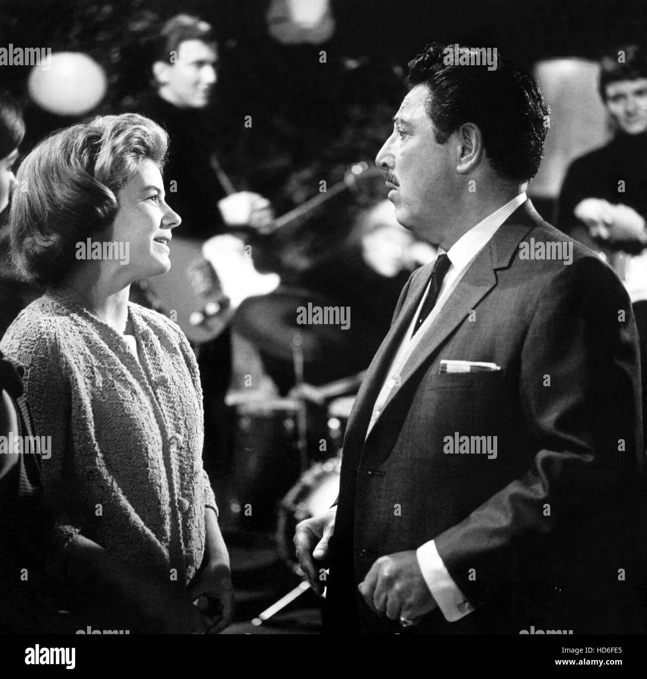 THE PATTY DUKE SHOW, Patty Duke, Harold Peary, 'Partying Is Such Sweet Sorrow', (Season 3, aired Sept. 29, 1965), 1963-66 Stock Photo