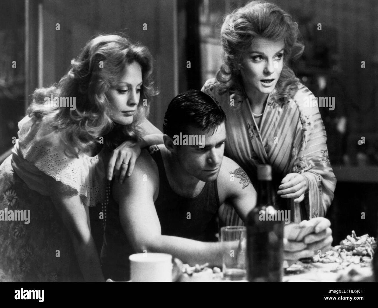 A STREETCAR NAMED DESIRE, from left, Beverly D'Angelo, Treat Williams