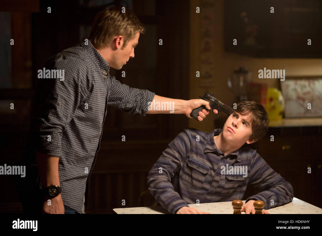 BATES MOTEL, l-r: Mike Vogel, Freddie Highmore in 'The Truth' (Season 1,  Episode 6, aired April 22, 2013), 2013-, ph: Joseph Stock Photo - Alamy