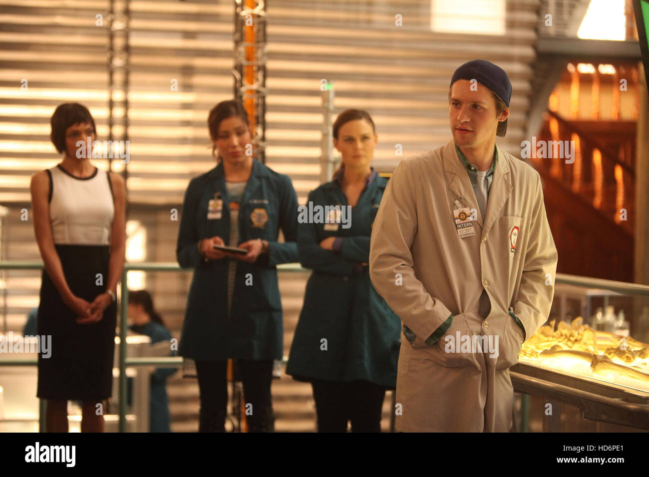 BONES, lr Tamara Taylor, Michaela Conlin, Emily Deschanel, Luke