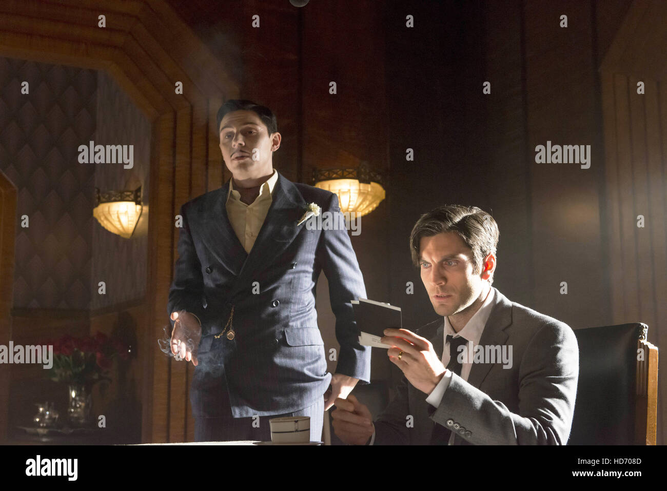 AMERICAN HORROR STORY HOTEL, lr Evan Peters, Wes Bentley in 'The Ten