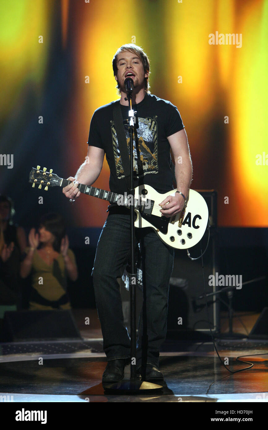 AMERICAN IDOL 7, David Cook, 'The Top Ten Male Singers Perform