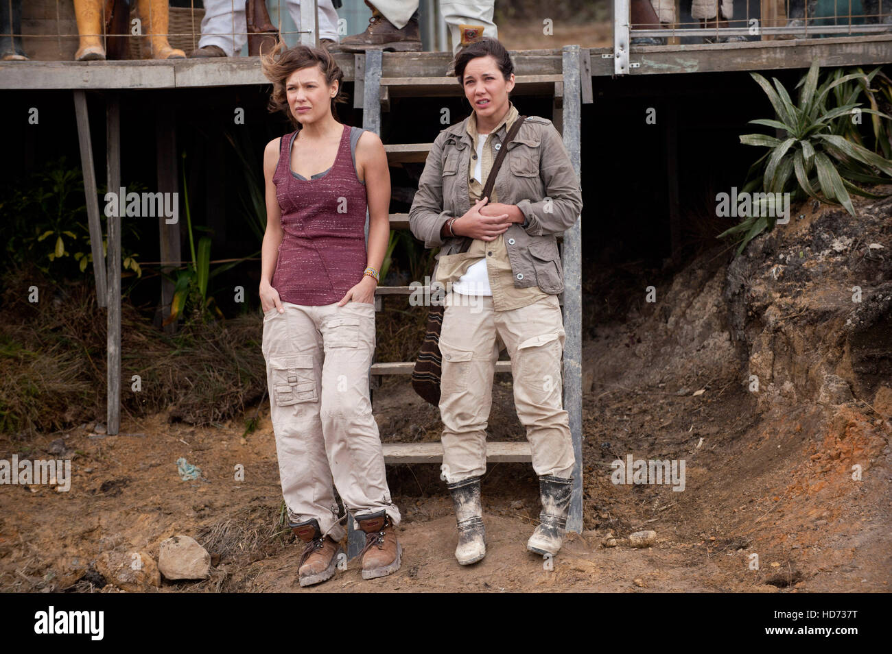 BURN NOTICE THE FALL OF SAM AXE, (from left) Kiele Sanchez, Ilza Rosario, 2011. photo David
