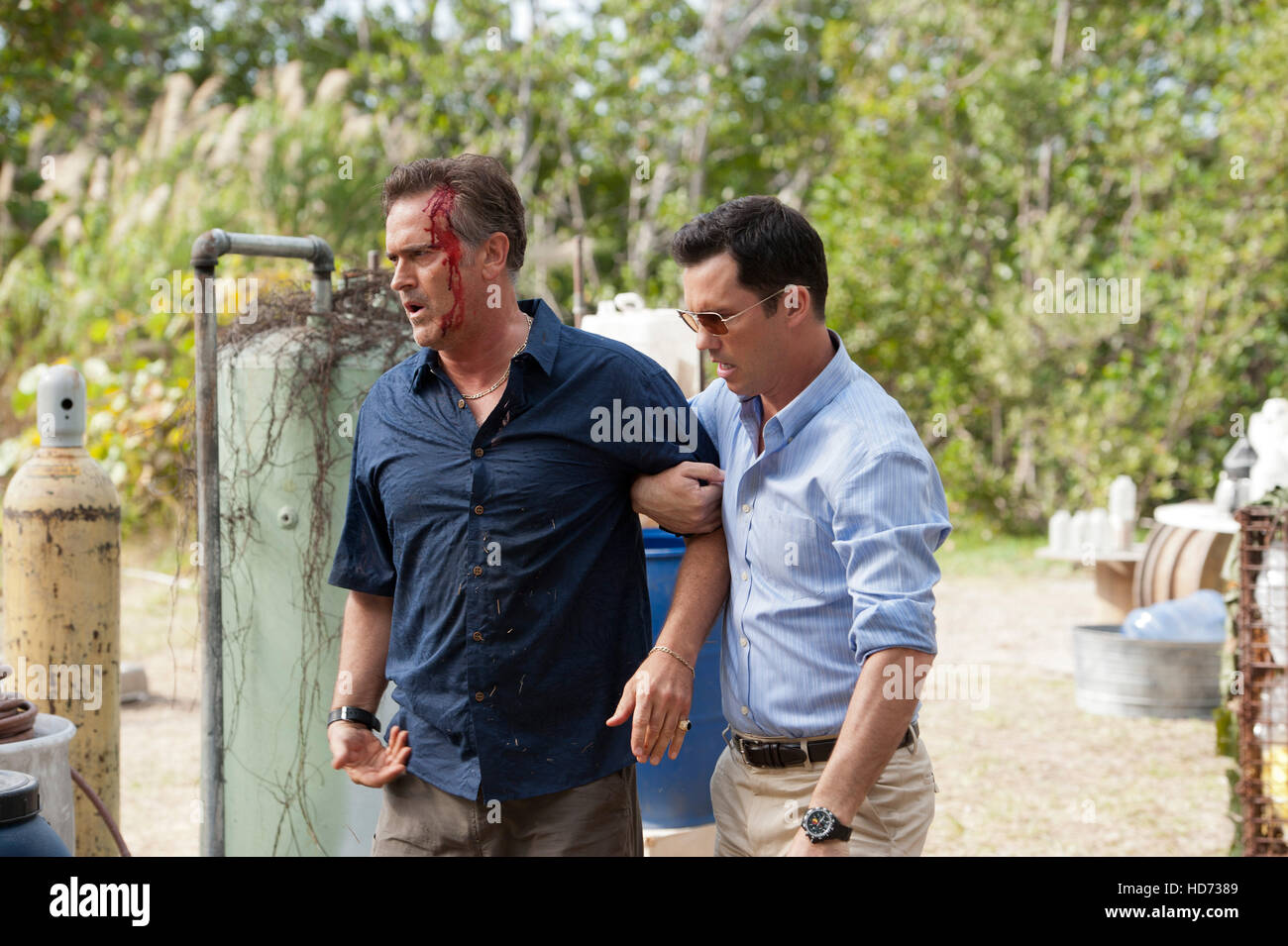 BURN NOTICE, (from left) Bruce Campbell, Jeffrey Donovan, 'Under The