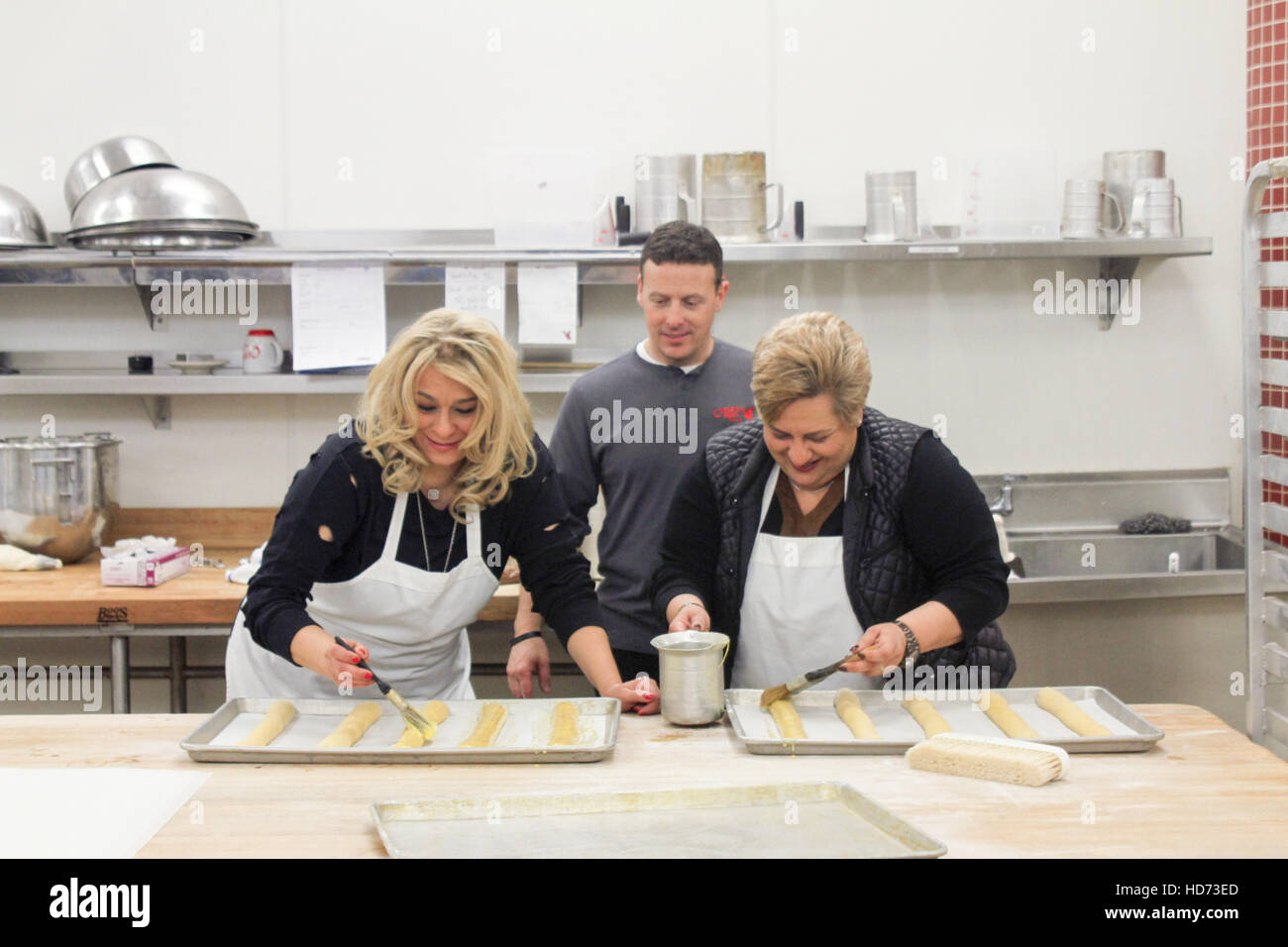 CAKE BOSS, (from left): Mary Faugno, Madeline Castano, Old Is New Again', (Season 7, ep. 701, aired Stock Photo - Alamy