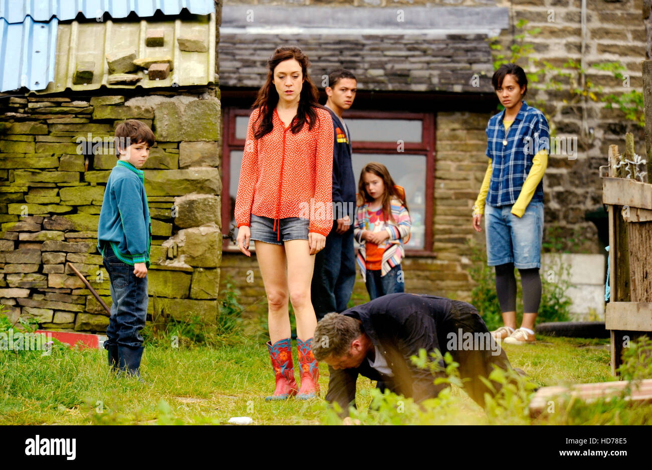 Hit And Miss Jorden Bennie Left Chloe Sevigny Center Reece Noi 3rd From Right Roma