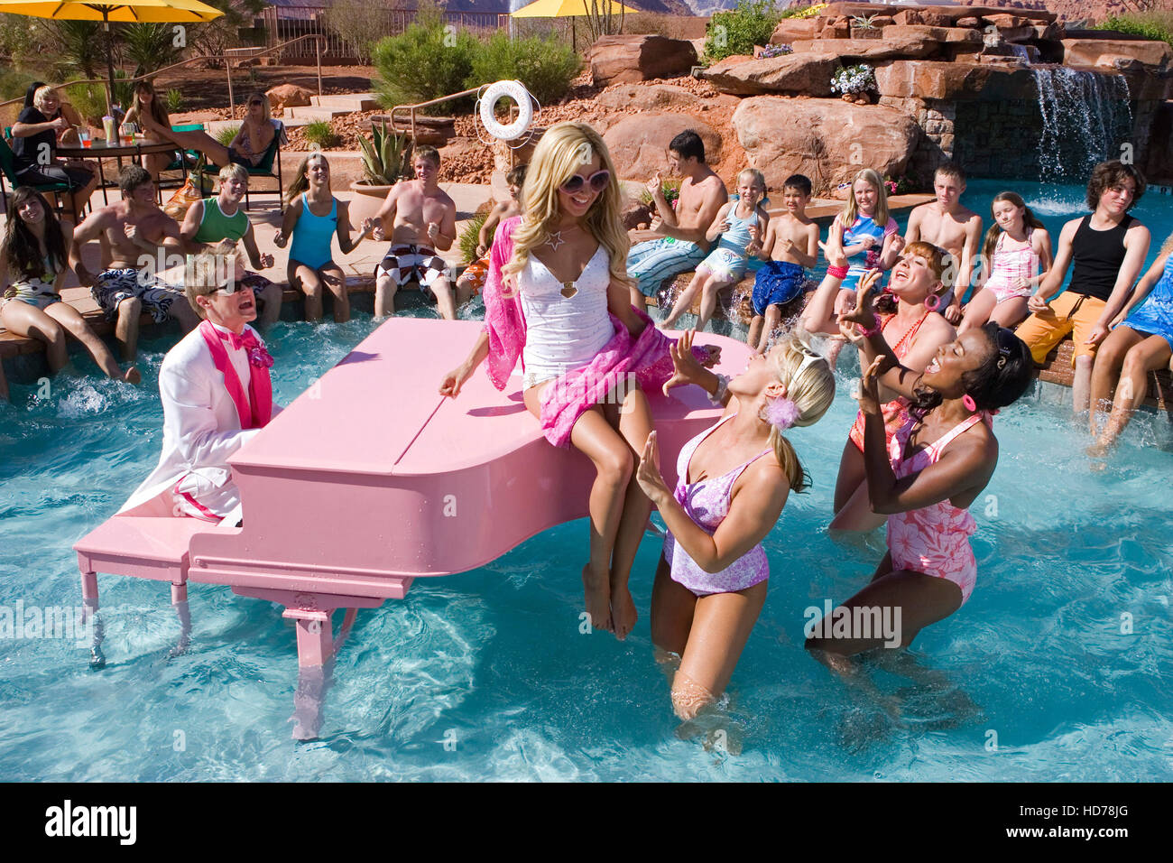 HIGH SCHOOL MUSICAL 2, Lucas Grabeel, Ashley Tisdale, McCall Clark