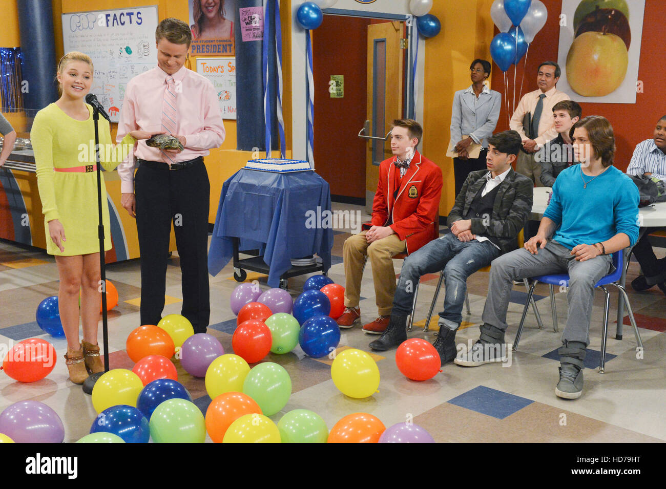 KICKIN' IT, (from left) Oliva Holt, Eric Nenniger, Dylan Riley Snyder