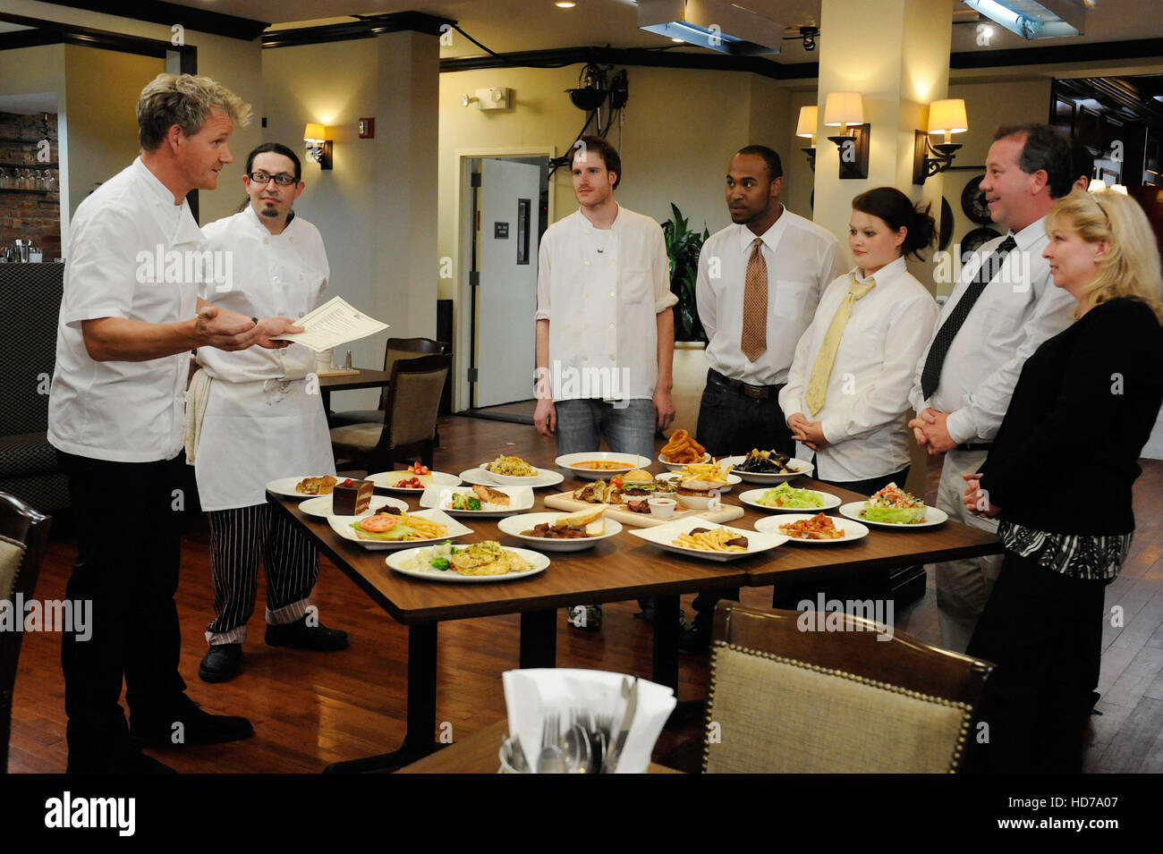 KITCHEN NIGHTMARES, chef Gordon Ramsay (left), 'PJ's Steakhouse