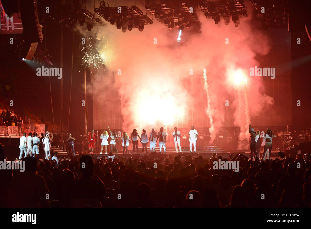 Total, Carl Thomas, Sheek Louch of The Lox, Sean 'Diddy' Combs aka Puff Daddy, 112, Mase, Faith Evans, Stevie J and Lil' Kim perform onstage during the Bad Boy Family Reunion Tour at American Airlines Arena in Miami, Florida.  Featuring: Total, Carl Thoma Stock Photo