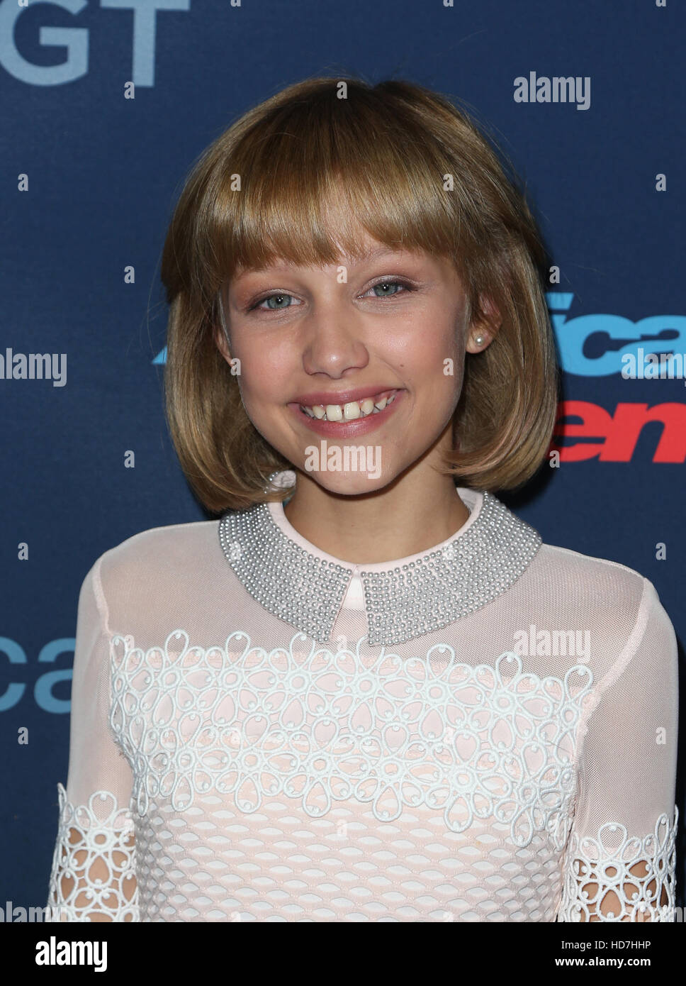 Grace vanderwaal americas got talent hi-res stock photography and ...