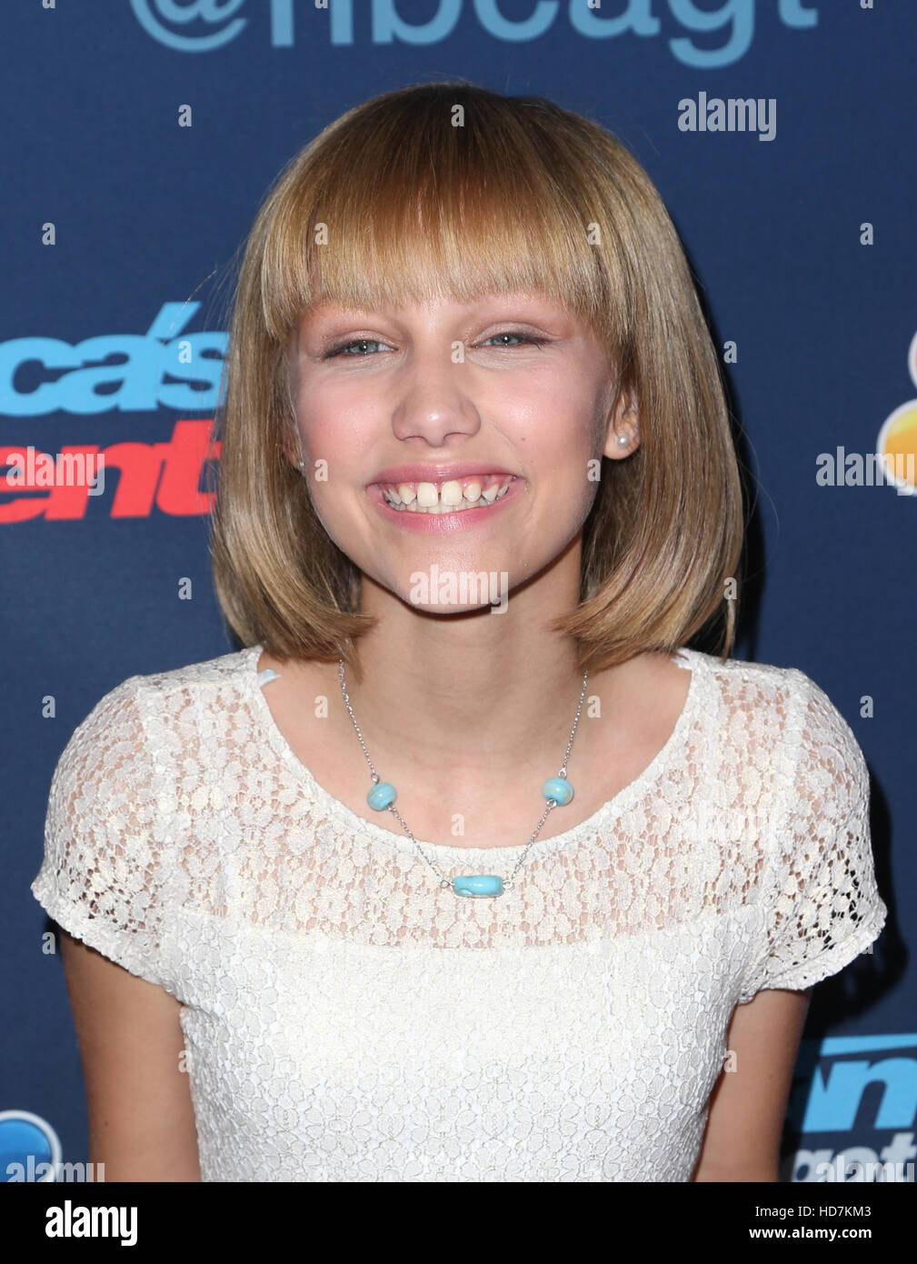 Grace vanderwaal americas got talent hi-res stock photography and ...