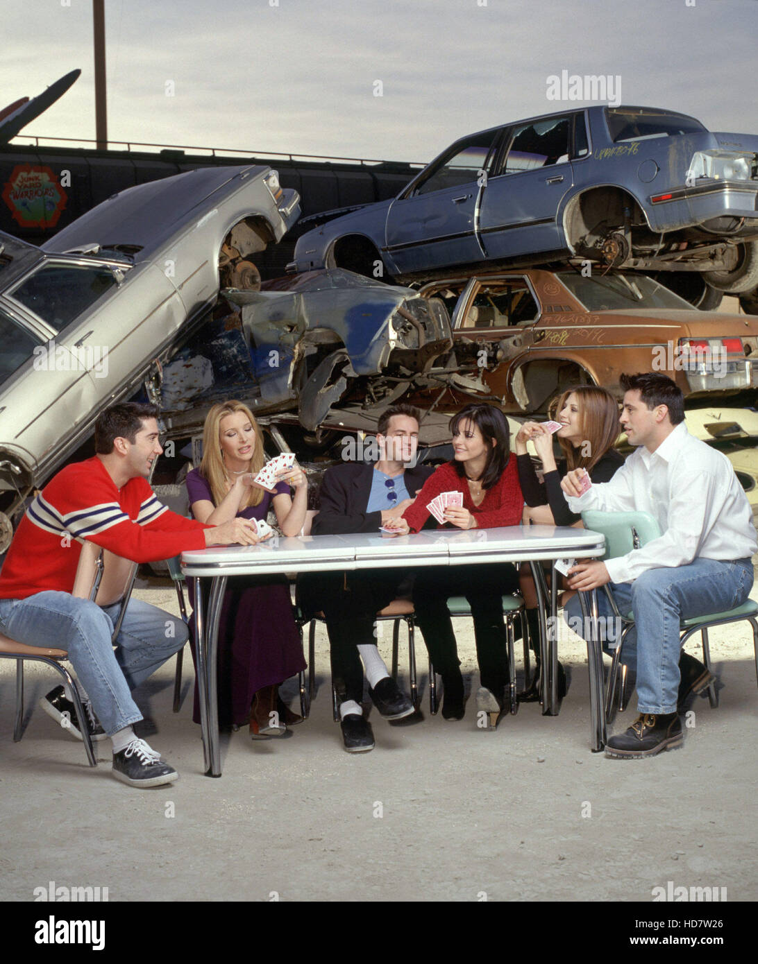 FRIENDS, (l-r): David Schwimmer, Lisa Kudrow, Matthew Perry, Courteney ...