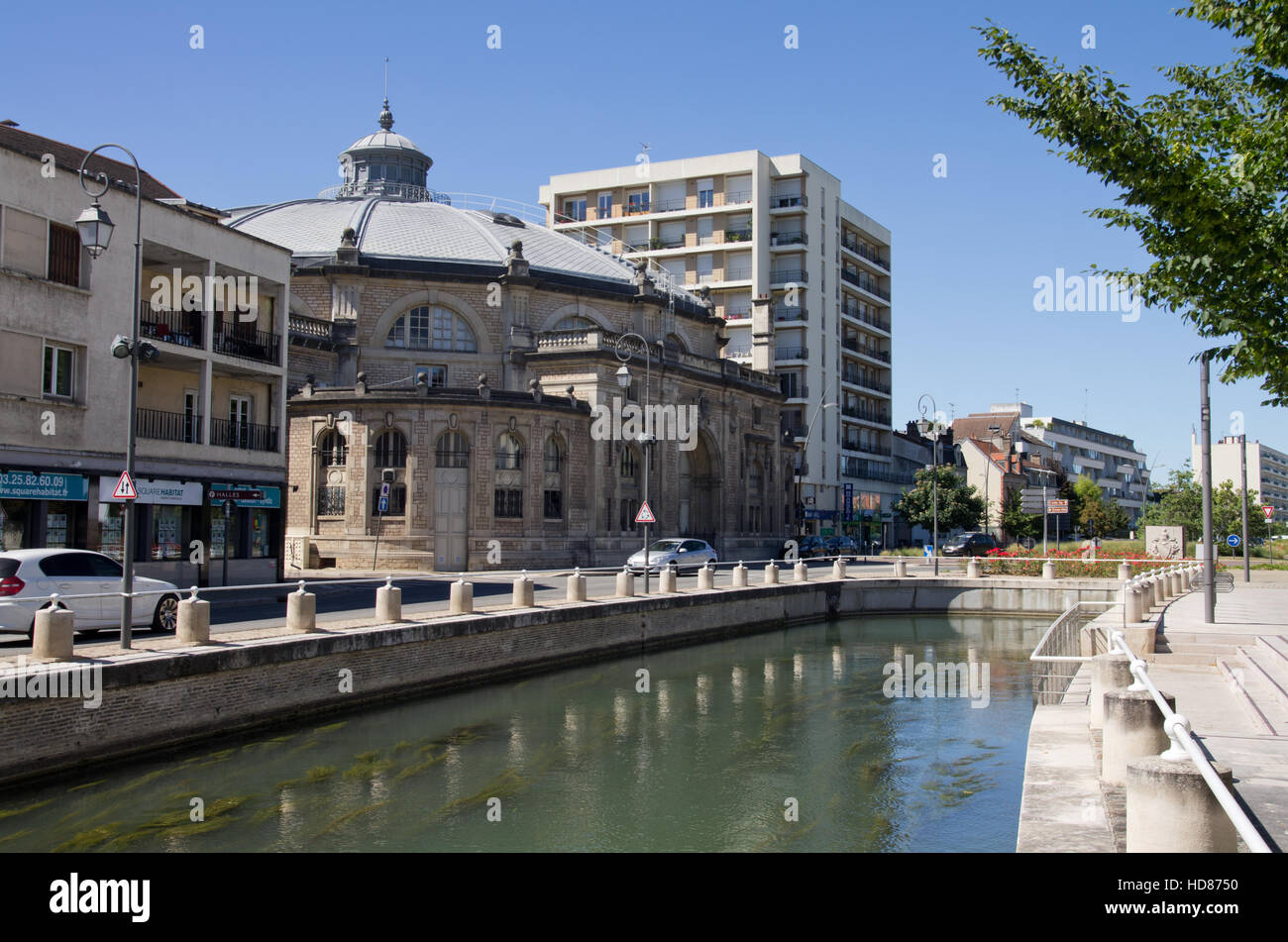 Theatre de champagne hi-res stock photography and images - Alamy