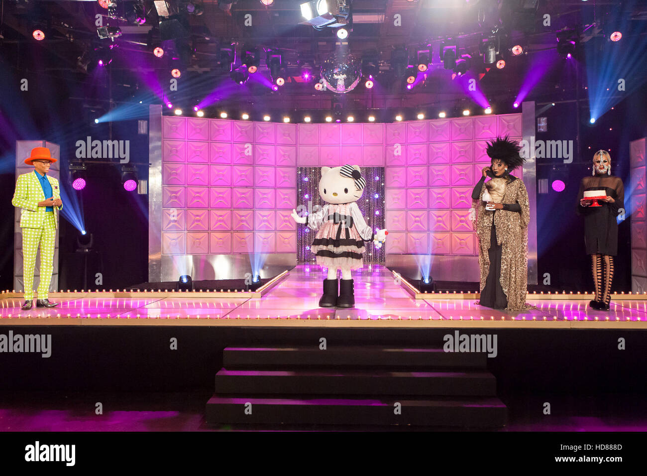 RUPAUL'S DRAG RACE, host RuPaul (left), Dax ExclamtionPoint (center as