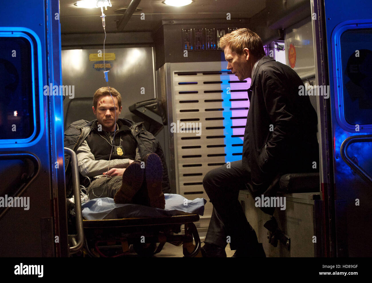 THE FOLLOWING, lr Shawn Ashmore, Kevin Bacon in 'The Curse' (Season 1