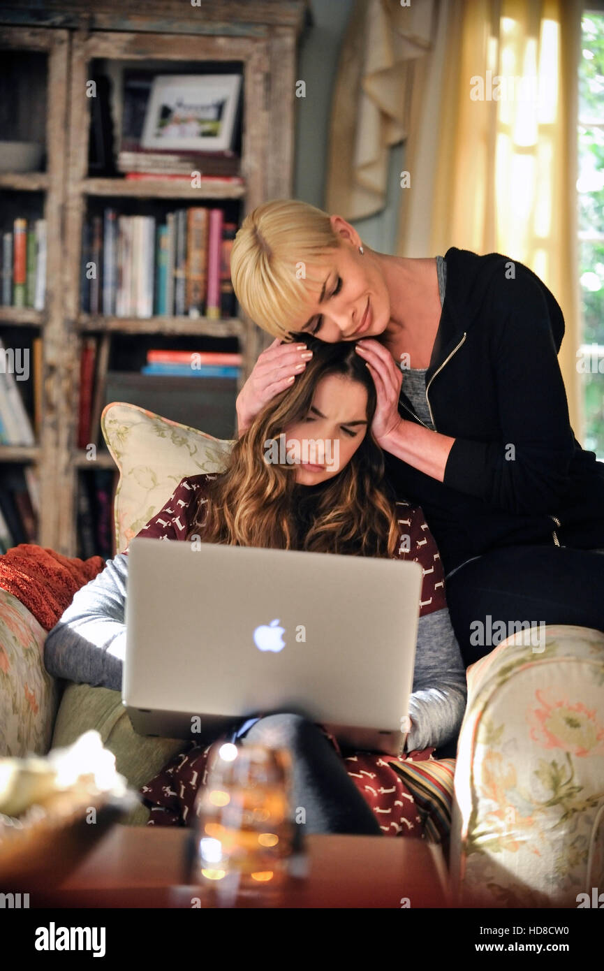 JENNIFER FALLS, (from top): Jaime Pressly, Dylan Gelula, 'Pilot